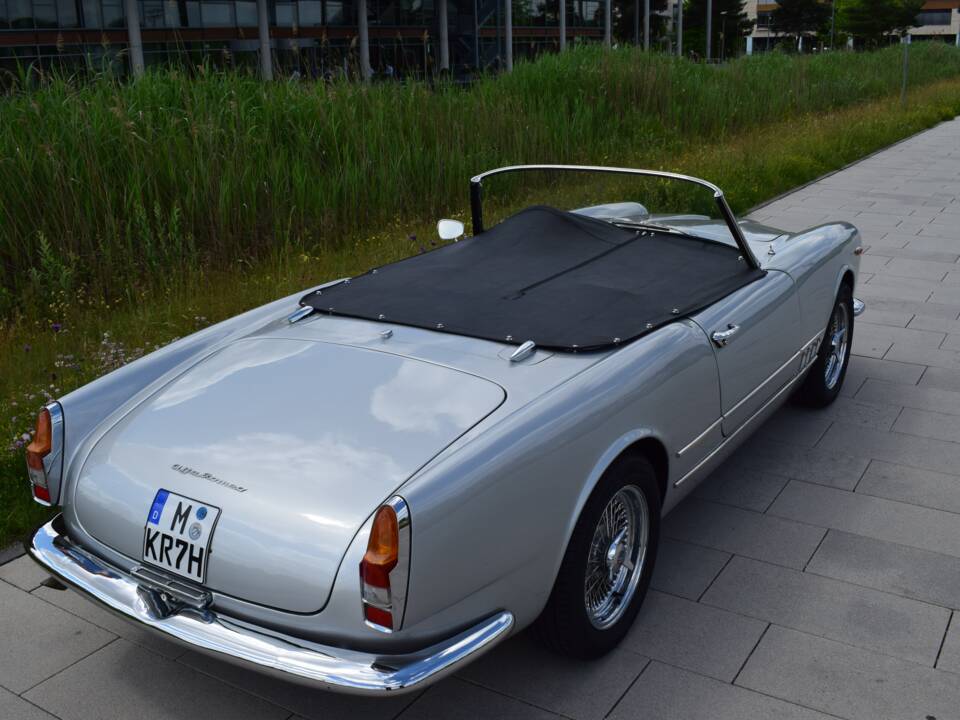 Image 9/18 de Alfa Romeo 2000 Spider (1960)