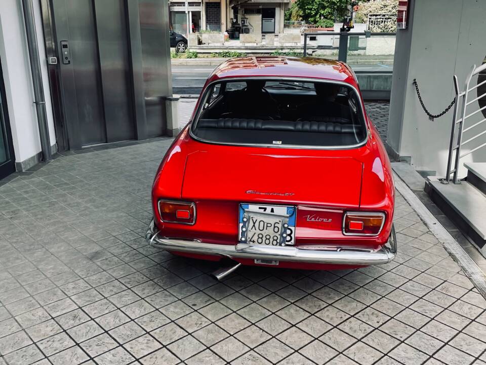 Afbeelding 17/53 van Alfa Romeo Giulia 1600 Sprint GT Veloce (1967)