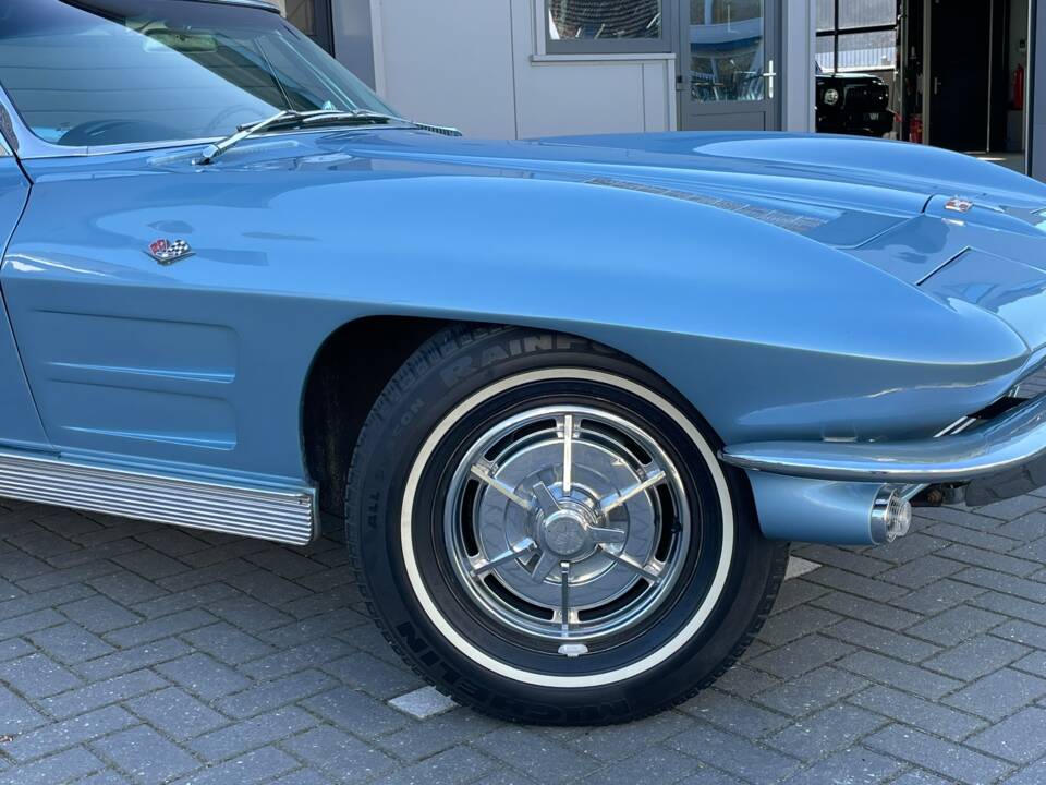 Image 18/22 of Chevrolet Corvette Sting Ray Convertible (1963)