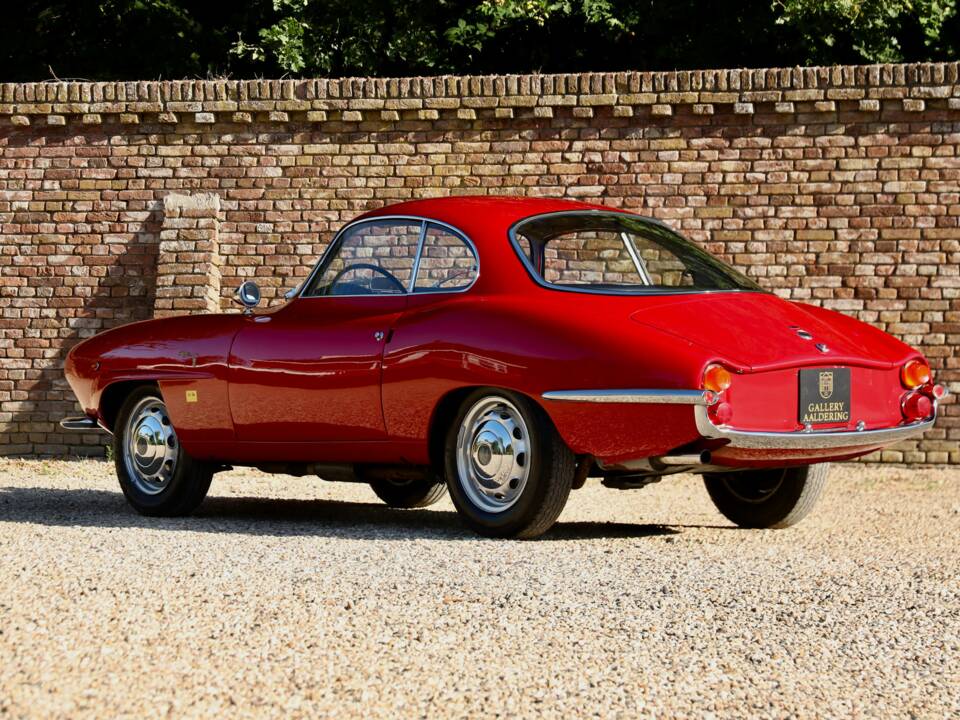 Image 2/50 of Alfa Romeo Giulietta Sprint Speciale (1961)