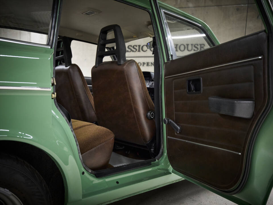 Bild 64/98 von Volvo 244 DL (1975)