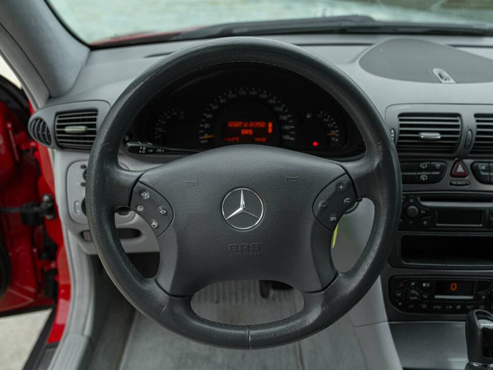 Image 50/50 of Mercedes-Benz C 220 CDI (2003)