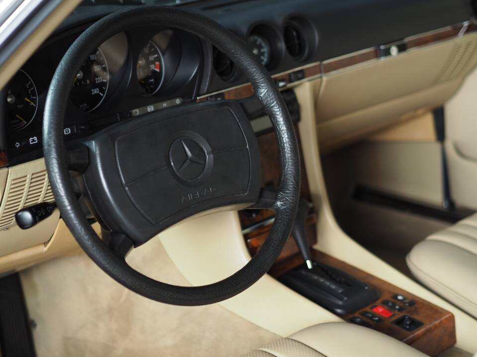 Immagine 29/51 di Mercedes-Benz 280 SL (1985)