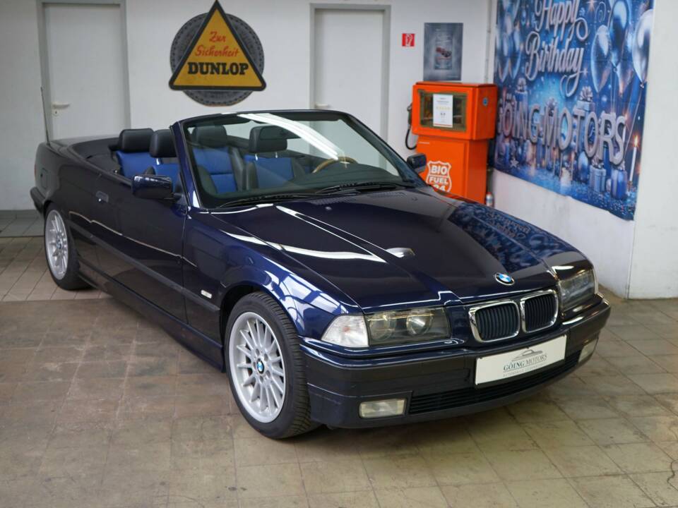 Image 1/36 of BMW 318i (1999)