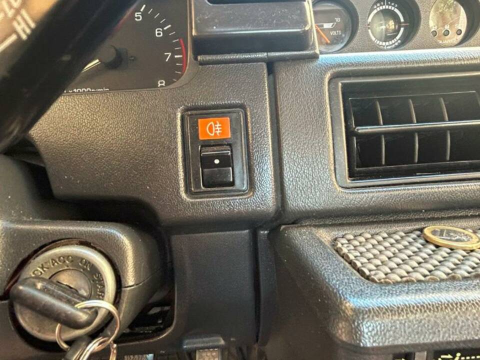 Bild 15/27 von Daihatsu Feroza 1.6i Special Hard-top (1991)