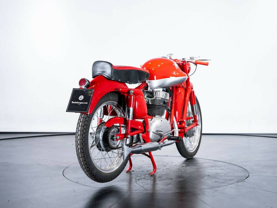 Image 4/50 of MV Agusta DUMMY (1957)