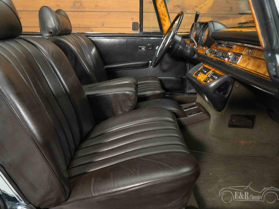 Image 13/19 de Mercedes-Benz 280 SE 3,5 (1971)
