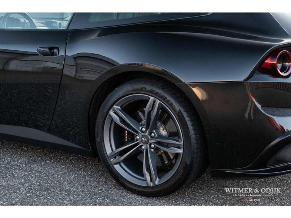 Bild 23/47 von Ferrari GTC4Lusso (2017)