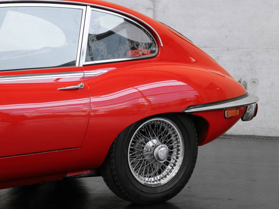 Bild 35/44 von Jaguar E-Type (2+2) (1969)