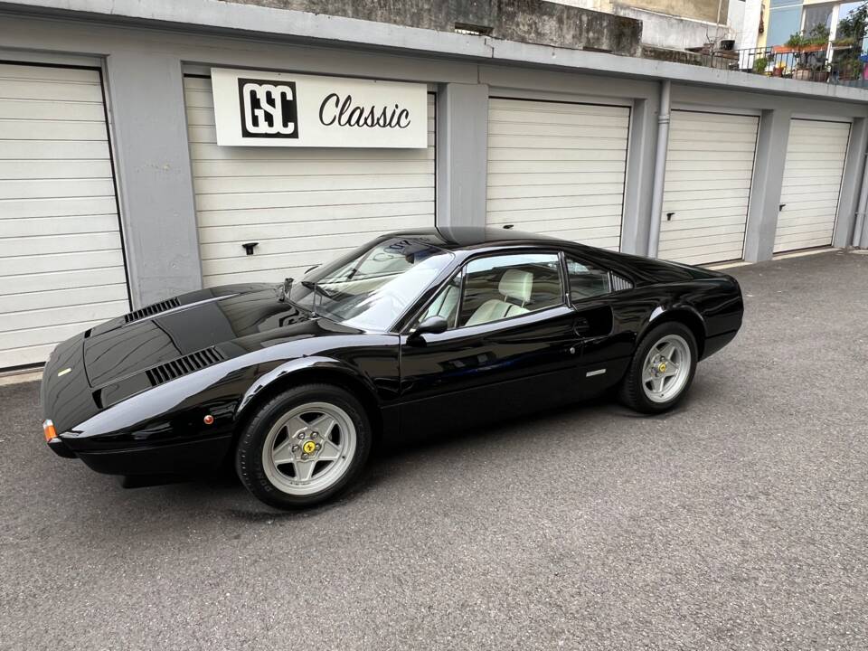 Image 2/18 of Ferrari 308 GTB (1979)