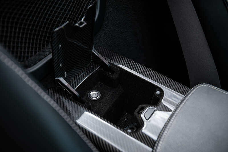Image 44/50 of Mercedes-Benz SLS AMG Roadster (2014)