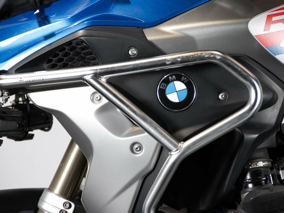 Image 13/50 of BMW DUMMY (2017)