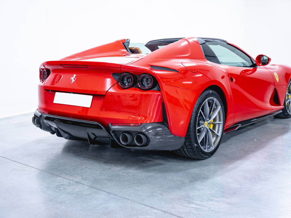 Imagen 26/46 de Ferrari 812 Competizione A (2022)