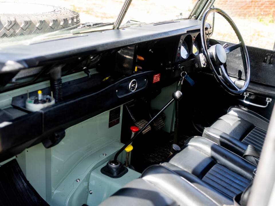 Image 4/50 of Land Rover 88 (1978)