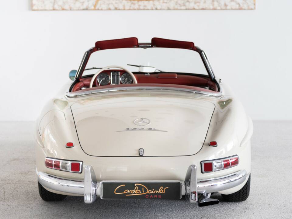 Image 8/50 of Mercedes-Benz 300 SL Roadster (1961)