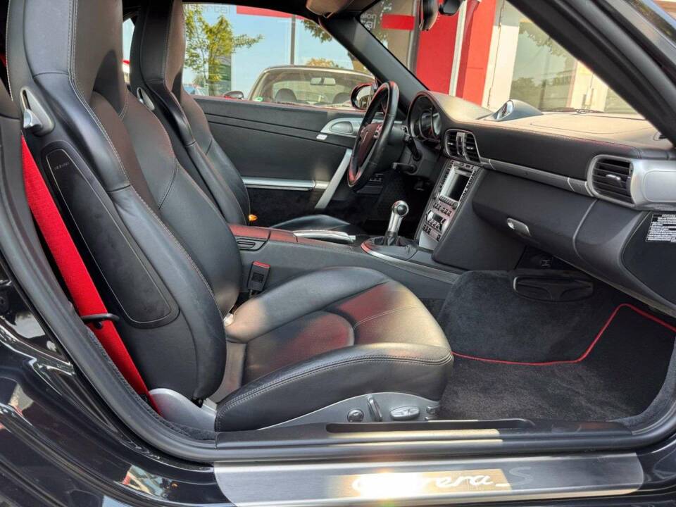 Bild 16/20 von Porsche 911 Carrera S (2007)
