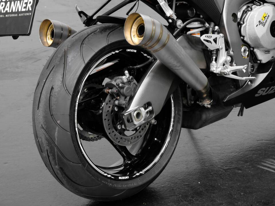Bild 15/21 von Suzuki DUMMY (2010)
