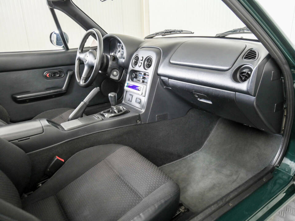 Image 12/50 of Mazda MX-5 1.6 (1997)