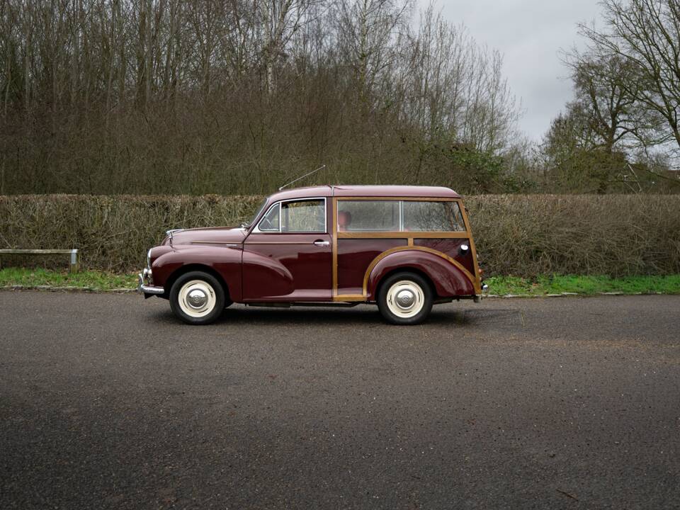 Image 16/43 of Morris Minor 1000 Traveller (1966)