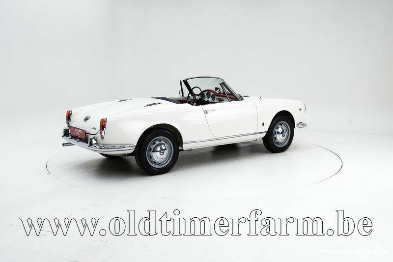 Image 2/30 de Alfa Romeo Giulia 1600 Spider Veloce (1965)