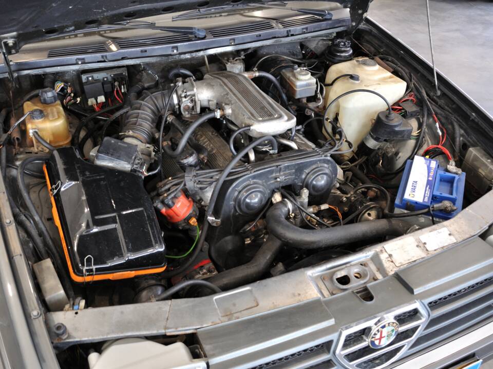 Bild 21/21 von Alfa Romeo 90 2.5 Quadrifoglio Oro (1985)