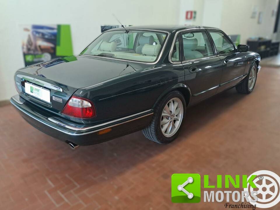 Bild 3/10 von Jaguar XJ 8 Executive (1998)