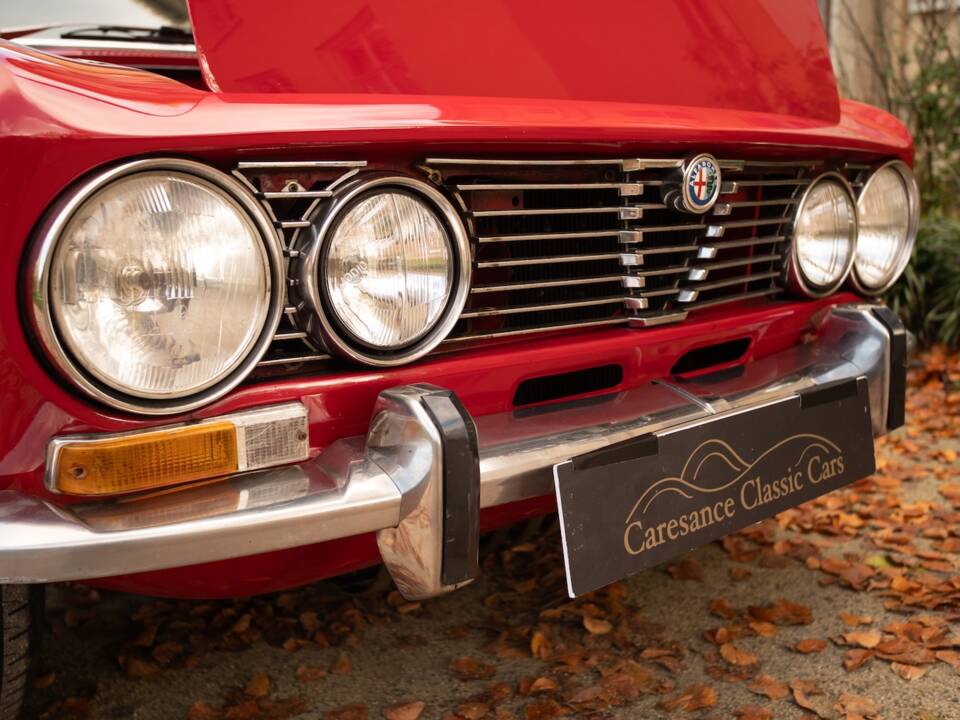 Image 26/28 of Alfa Romeo 2000 GT Veloce (1972)