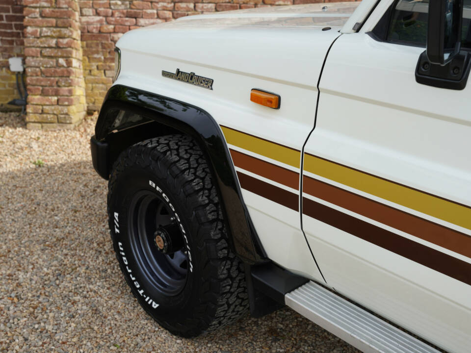 Immagine 9/50 di Toyota Land Cruiser 2.4 LX Turbo (1992)