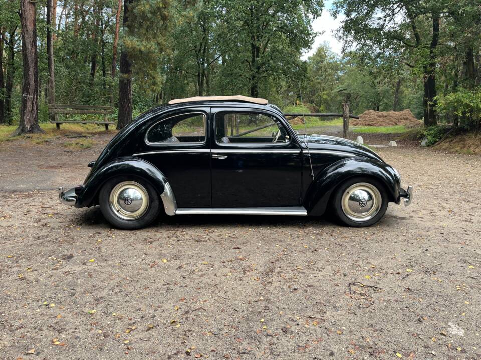 Image 16/26 of Volkswagen Beetle 1200 Standard &quot;Oval&quot; (1954)