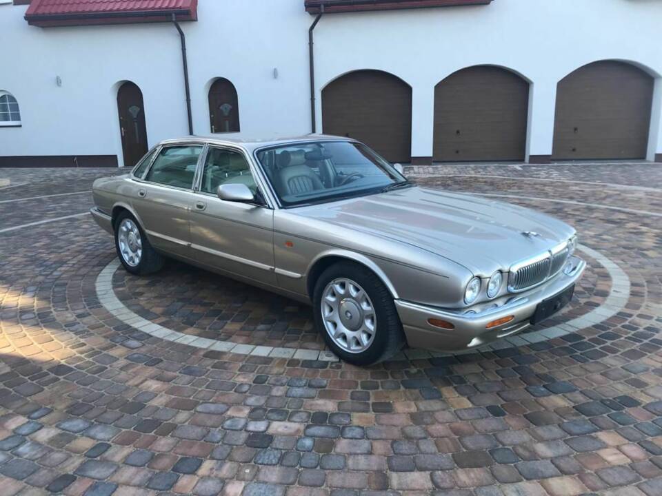 Afbeelding 1/8 van Jaguar XJ 8 Sovereign (1998)