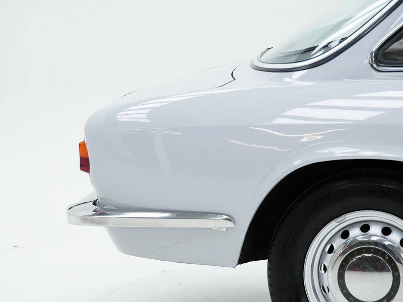 Bild 15/15 von Alfa Romeo Giulia 1300 GT Junior (1971)