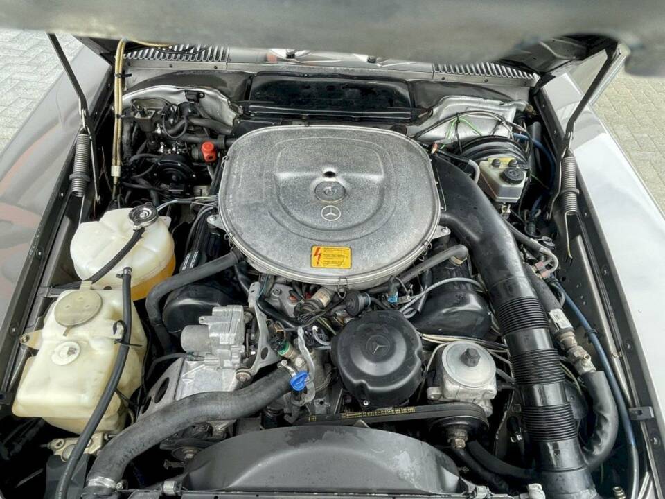 Image 22/36 de Mercedes-Benz 560 SL (1986)