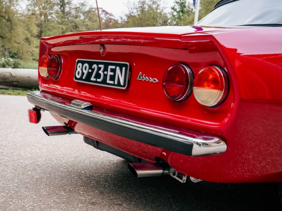 Image 13/65 of FIAT Dino Spider (1967)