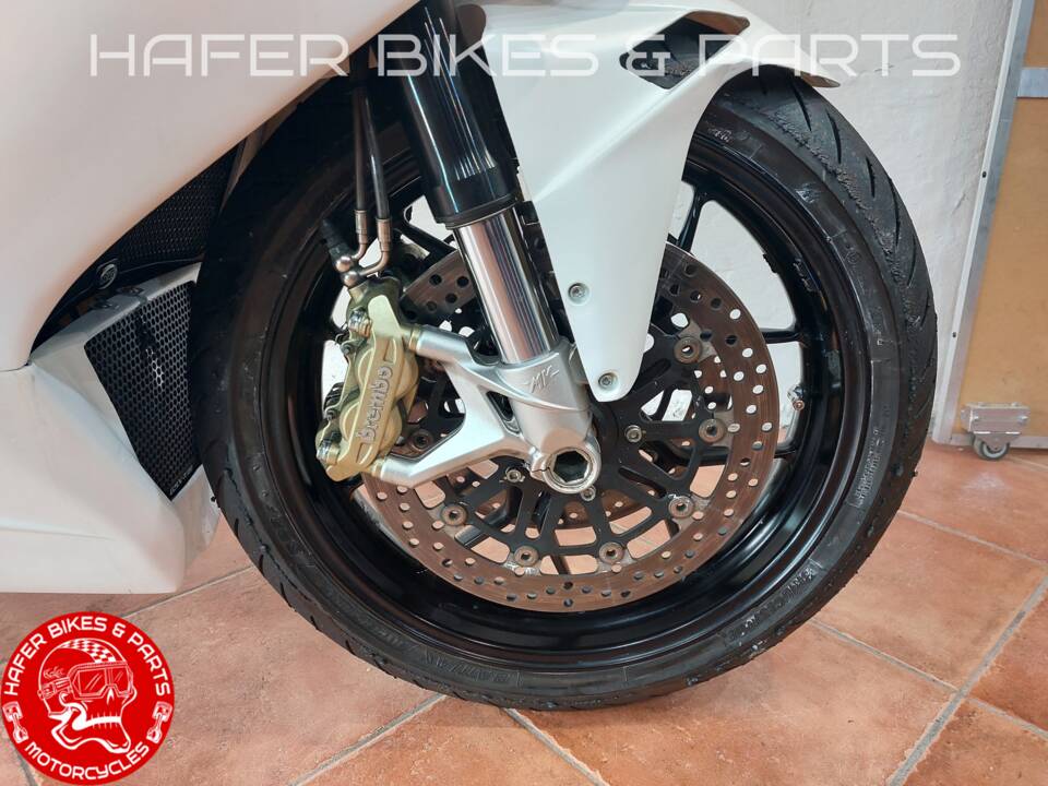 Bild 13/29 von MV Agusta DUMMY (2014)