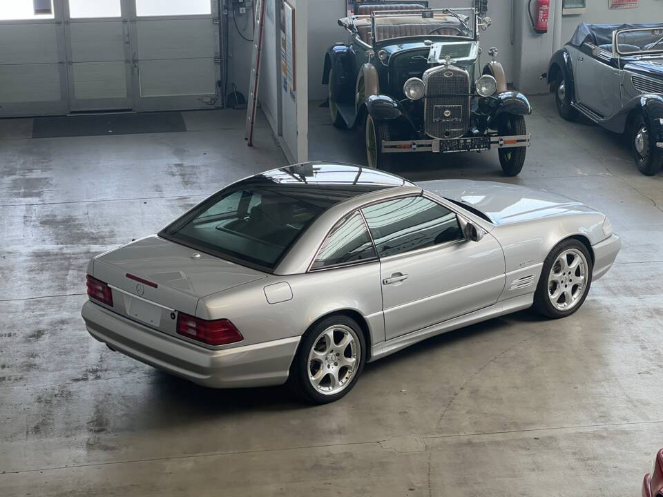 Image 36/50 of Mercedes-Benz SL 500 &quot;Silver Arrow&quot; (2001)