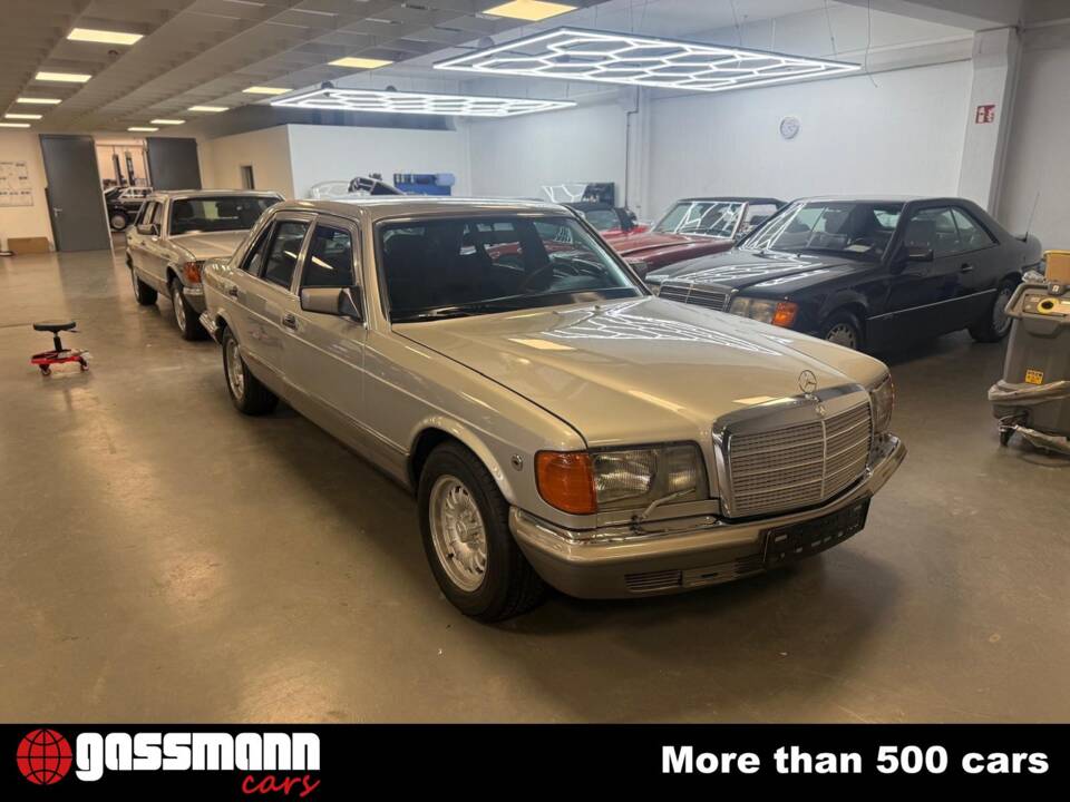 Immagine 2/15 di Mercedes-Benz 500 SEL (1982)