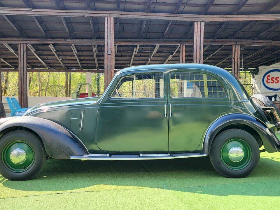 Image 2/75 of FIAT 1500 (1937)