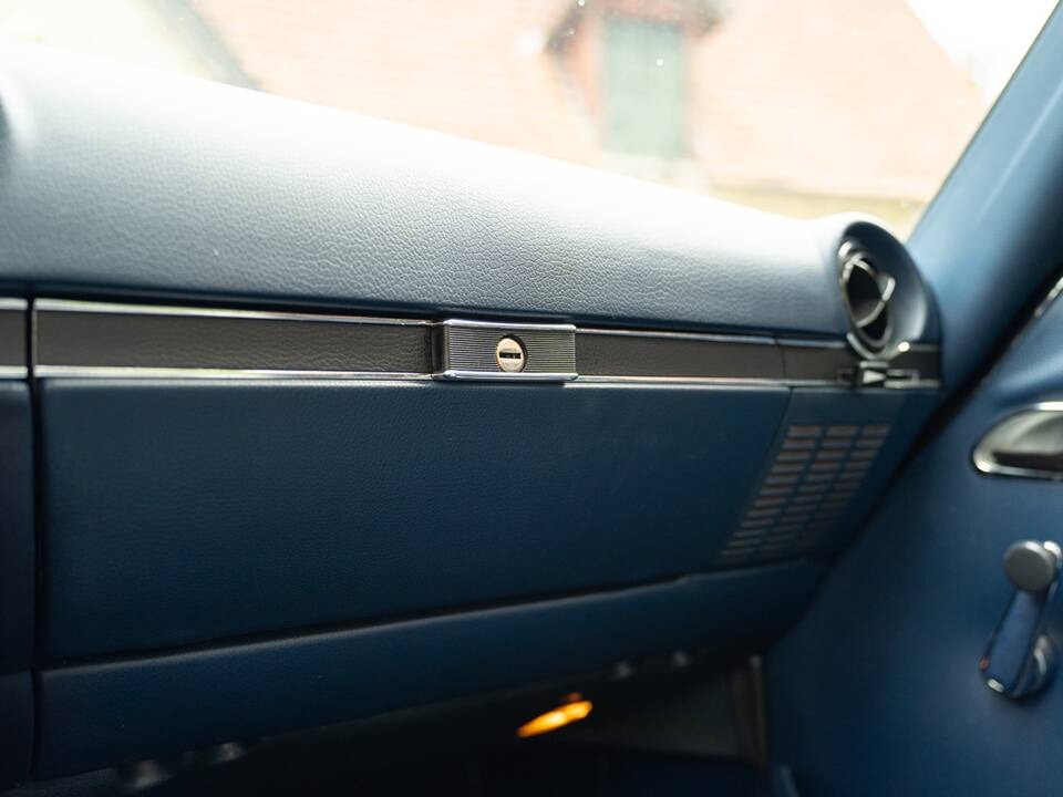 Afbeelding 32/42 van Mercedes-Benz 280 SL (1977)