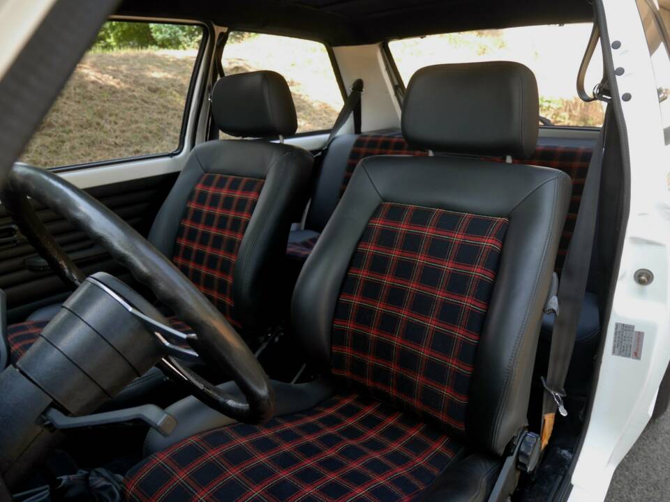 Image 21/35 of Volkswagen Golf Mk I GTI 1.6 (1980)