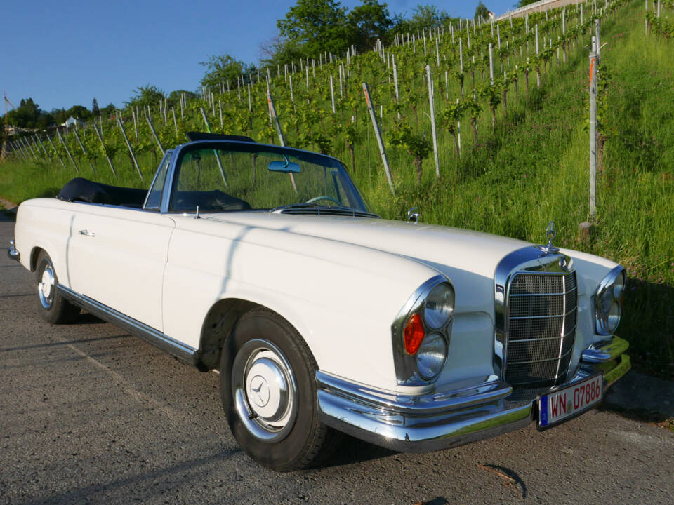 Imagen 8/56 de Mercedes-Benz 220 SE b (1962)