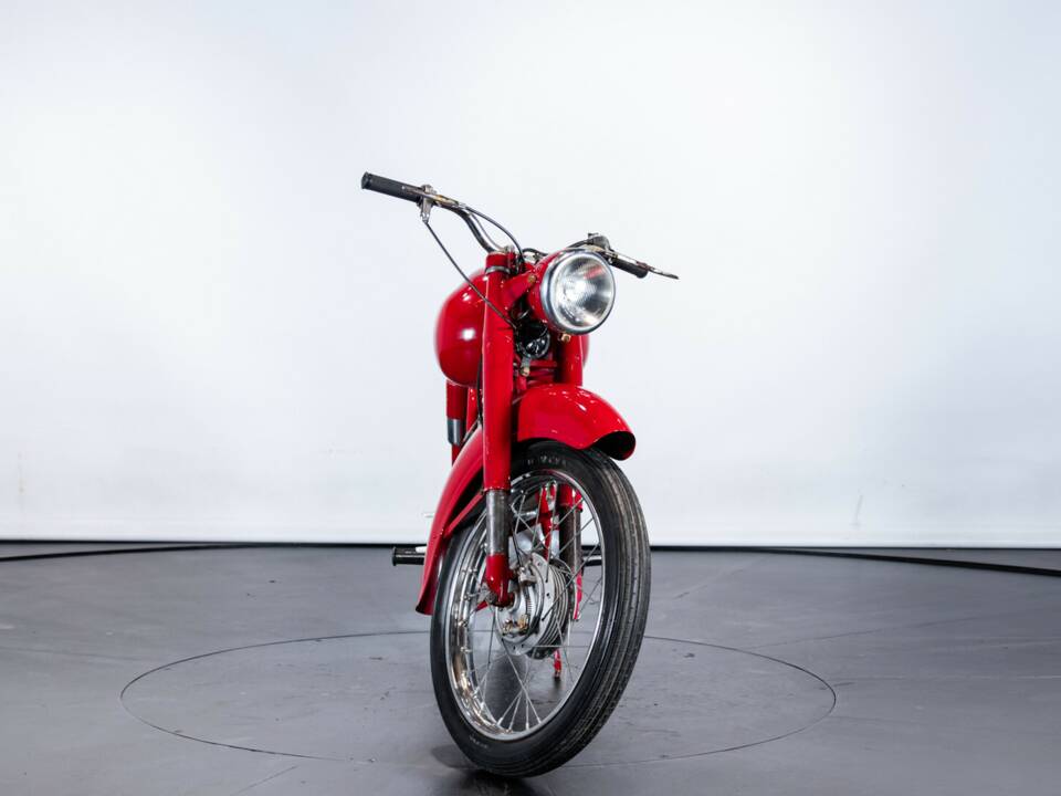 Image 7/27 of MV Agusta 125 TR (1955)