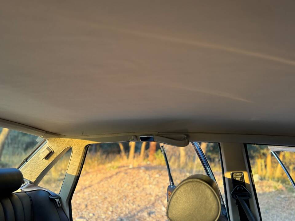 Image 18/40 of Jaguar Sovereign 3.6 (1989)