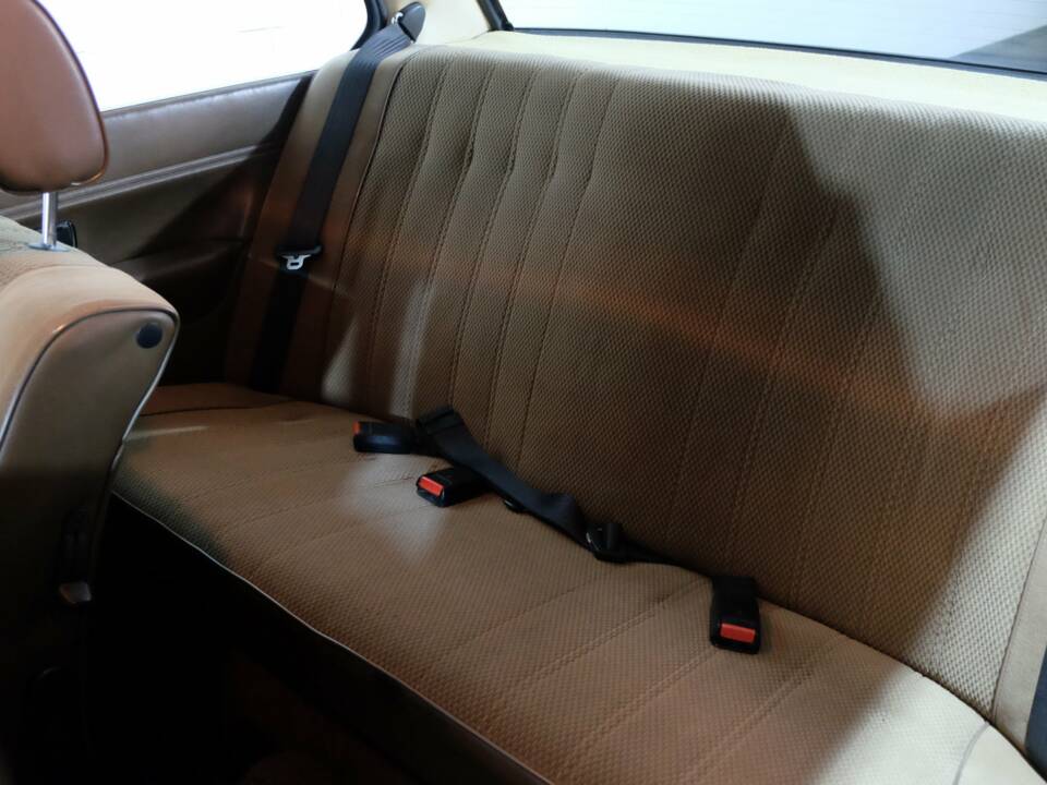 Bild 13/25 von BMW 323i (1983)