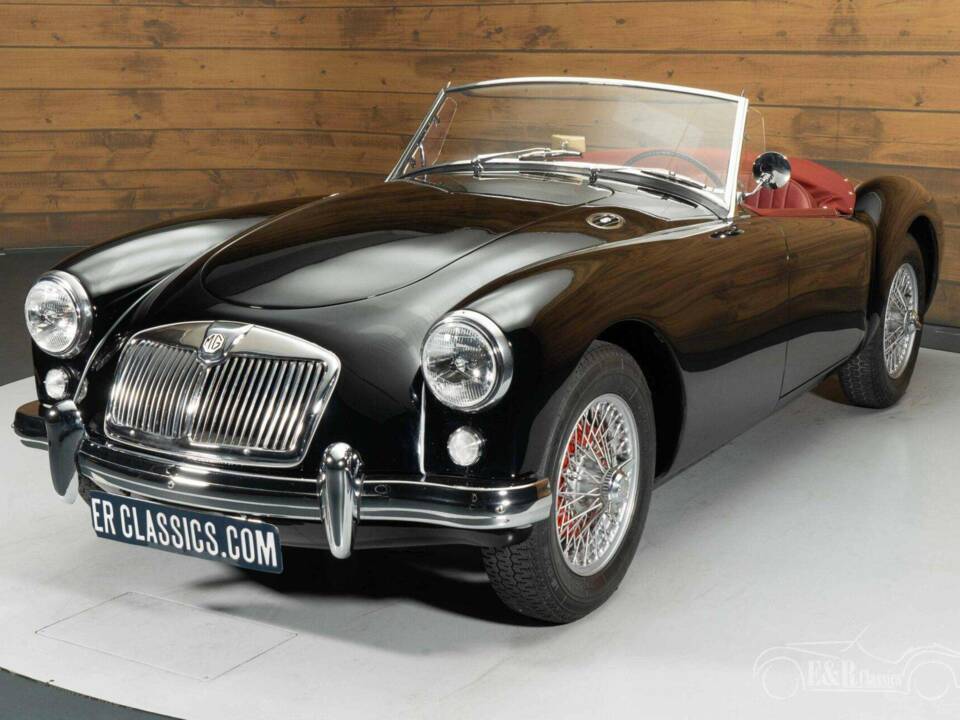Image 3/19 of MG MGA 1500 (1955)