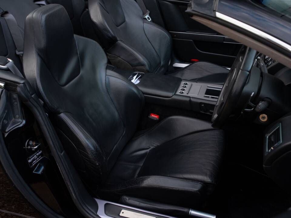 Bild 34/50 von Aston Martin DB 9 Volante (2006)