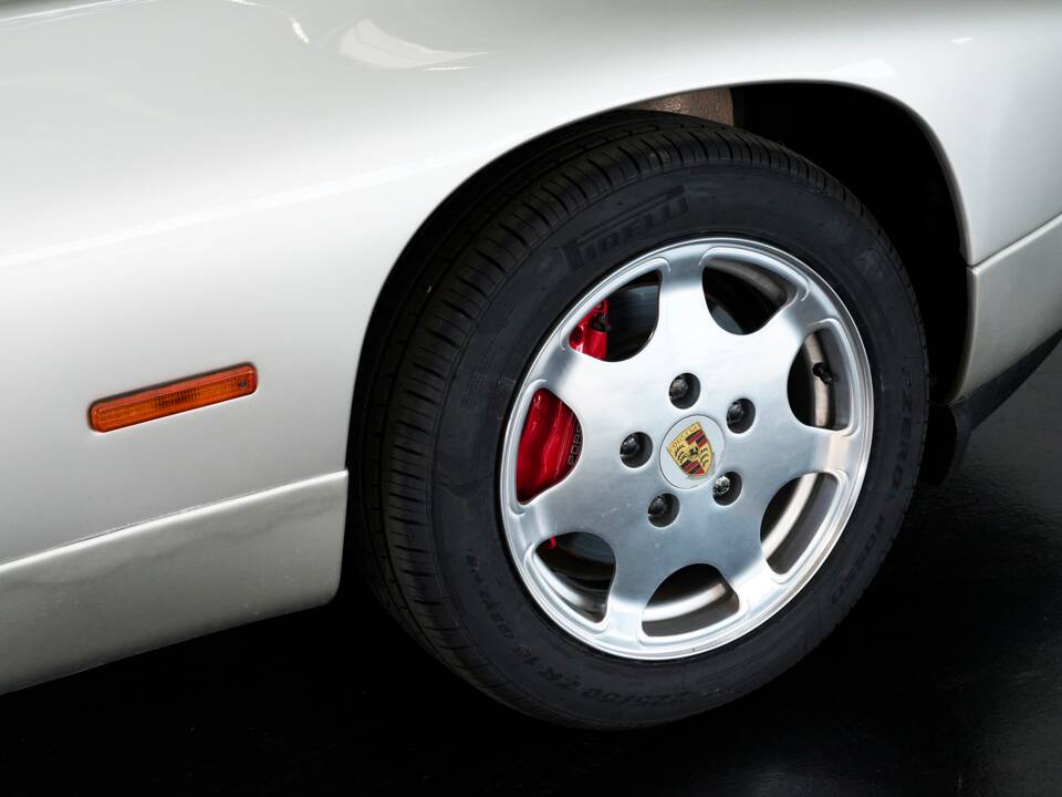 Image 33/50 of Porsche 928 GT (1989)