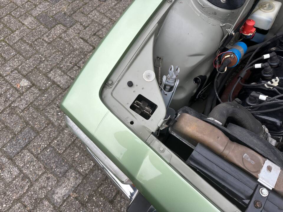 Image 76/80 of Peugeot 504 TI (1976)