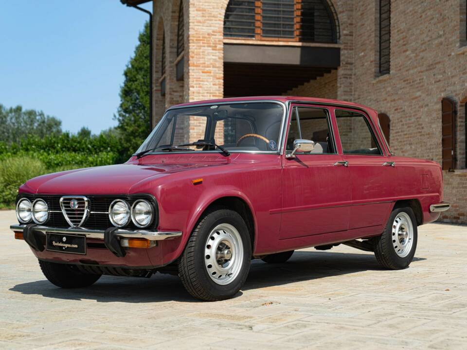 Immagine 1/50 di Alfa Romeo Giulia Nuova Super 1300 (1974)