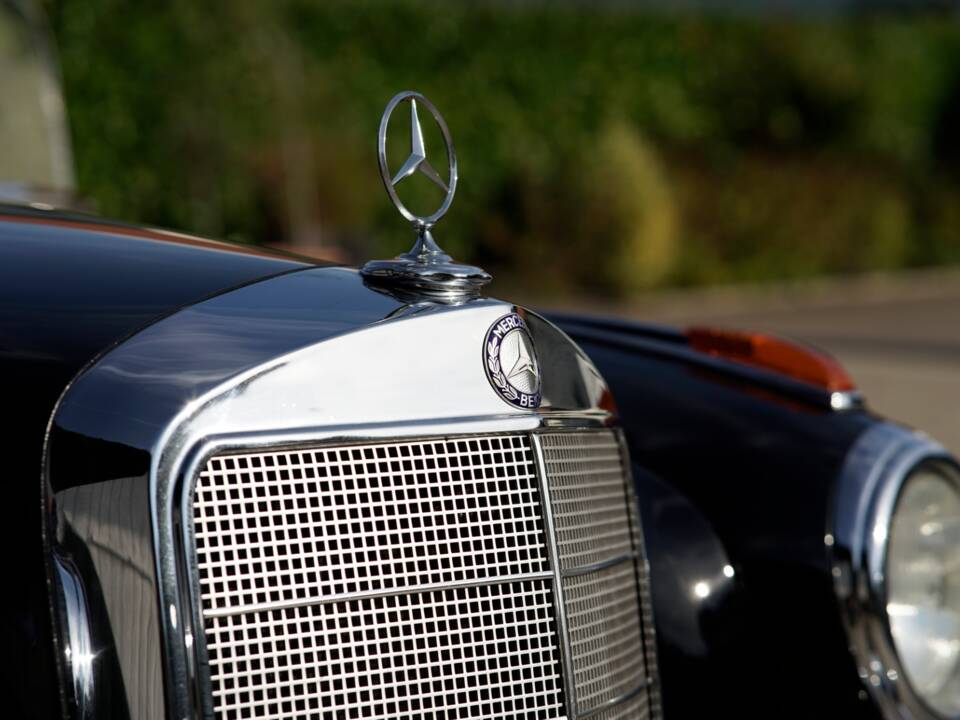 Immagine 34/35 di Mercedes-Benz 220 SE (1960)