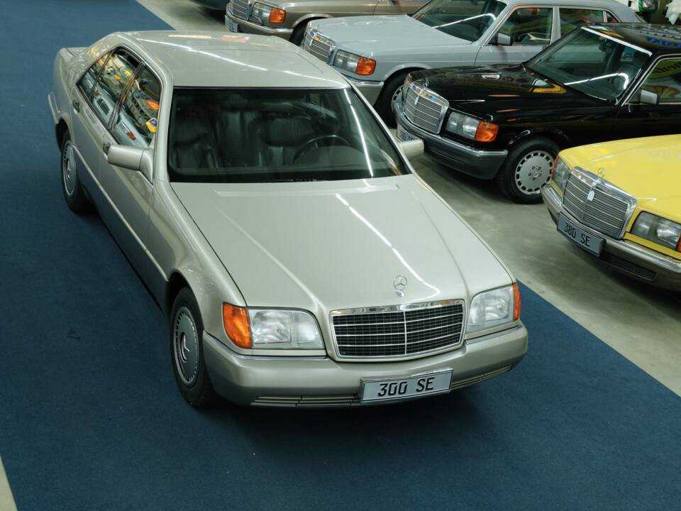 Bild 1/50 von Mercedes-Benz 300 SE (1992)